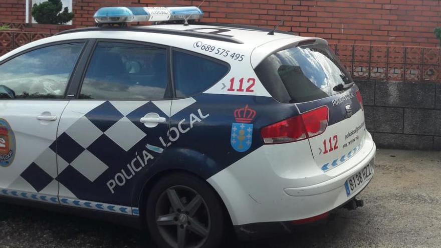 Vehículo de la Policía Local. // FDV