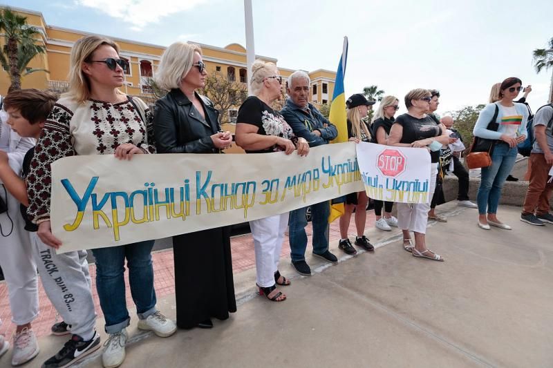 Concentración de ucranianos en Adeje contra la invasión rusa