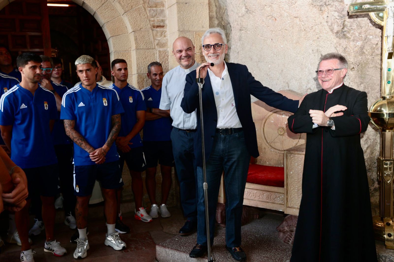 En imágenes: Así ha sido la visita del Real Oviedo a Covadonga junto a Pachuca