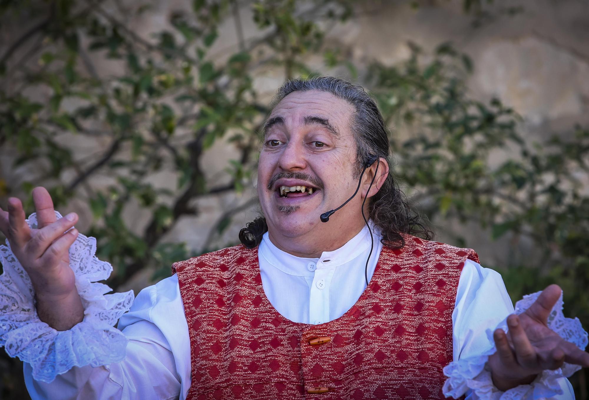 Primera visita teatralizada en el Castillo de Santa Bárbara