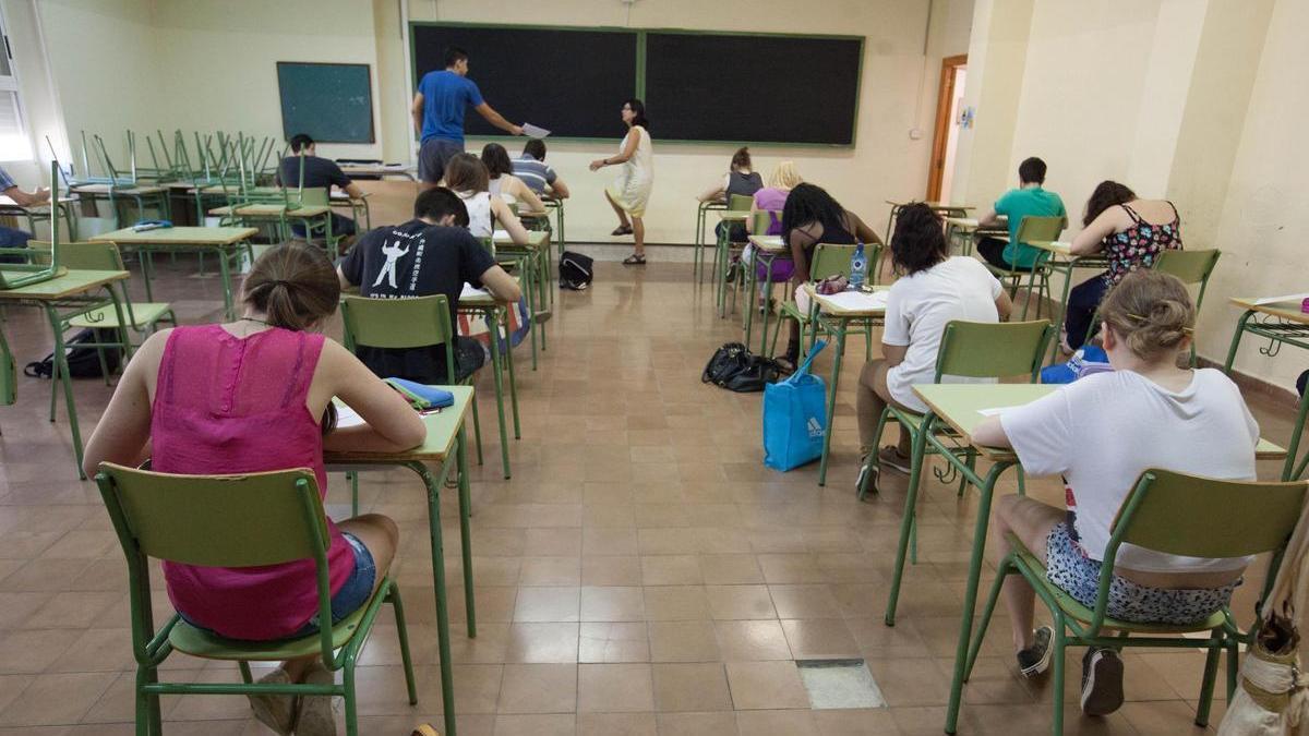 Huelga educativa: Los docentes salen a la calle para reclamar "plantillas y condiciones dignas"
