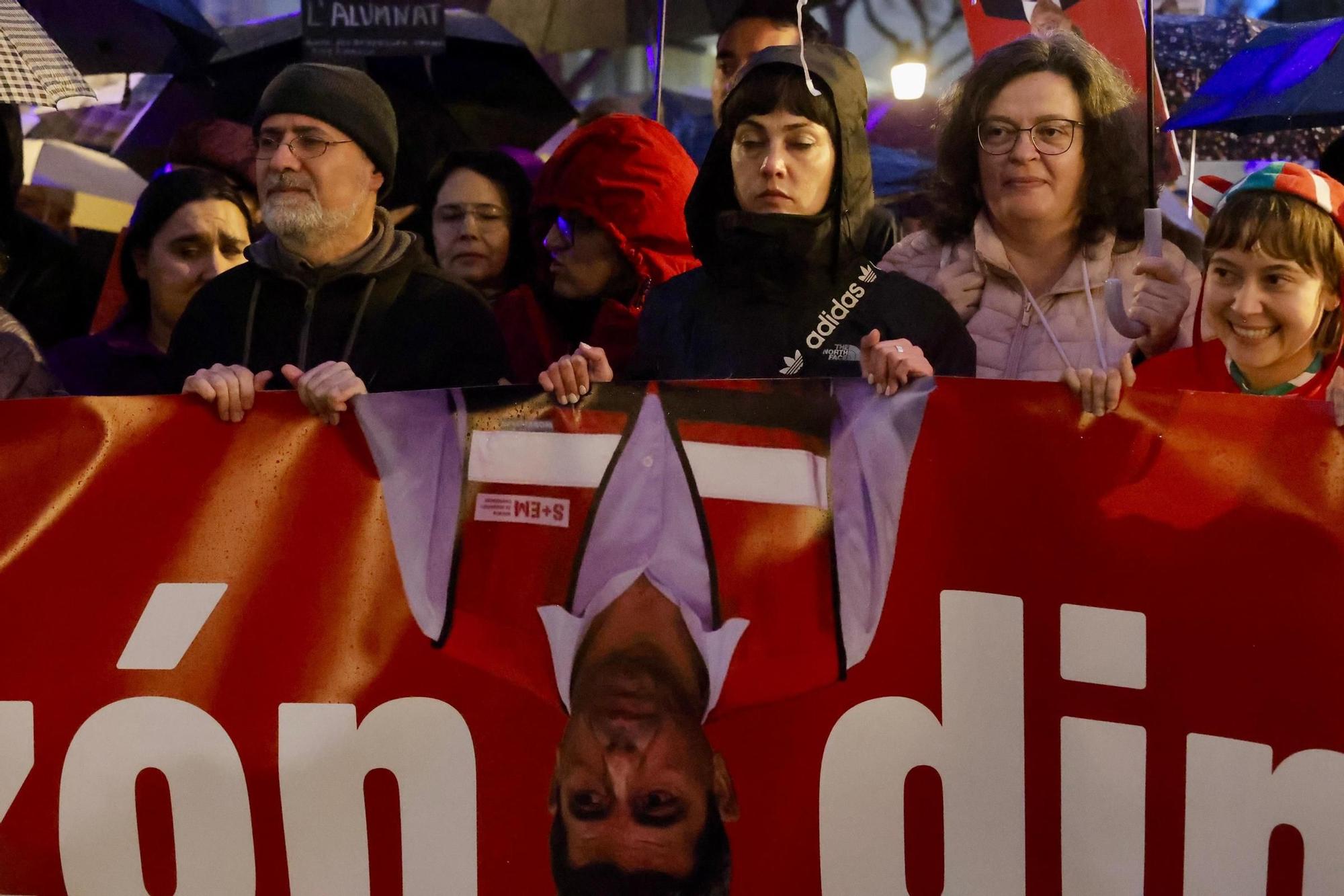 La cuarta manifestación contra Mazón por la gestión de la dana, en imágenes