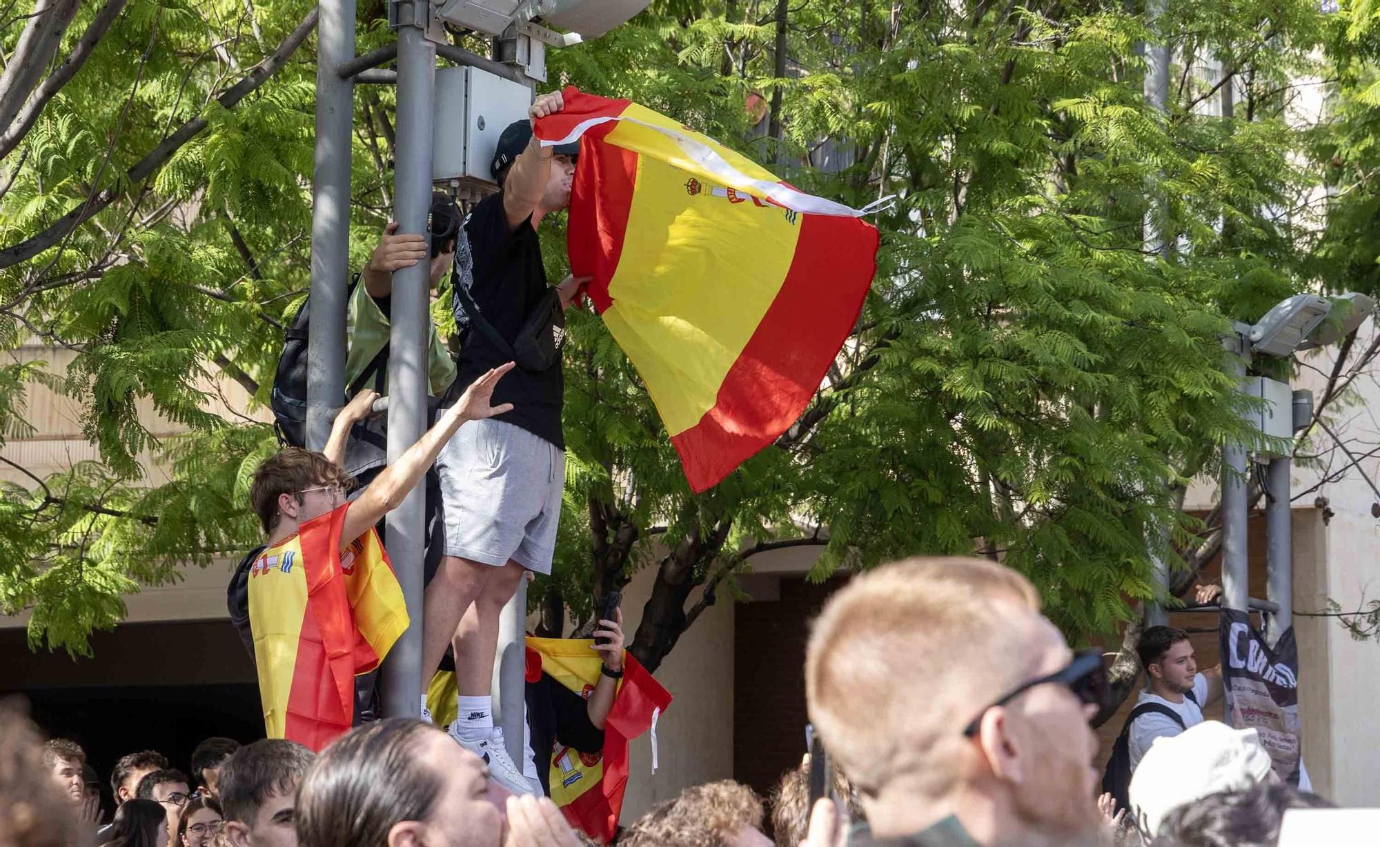 Tensión en la Universidad de Alicante por la visita de Vito Quiles