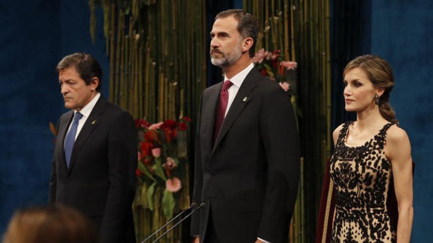 Los Reyes abren la ceremonia XXXVI de los Premios Princesa de Asturias