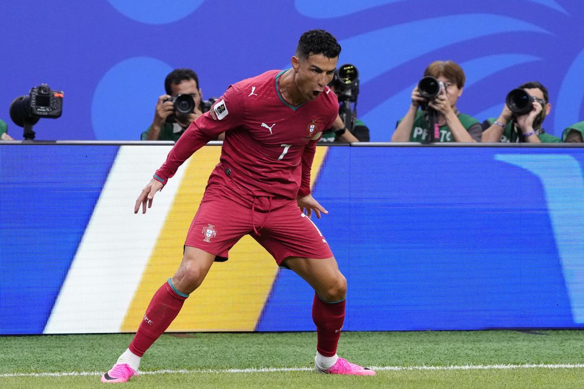 Cristiano Ronaldo of Portugal celebrates after scoring his team's third goal during the FIFA World Cup 2026 Group K match between Portugal and Uzbekistan at Houston Stadium on June 23, 2026 in Houston, Texas. AFP7 23/06/2026 ONLY FOR USE IN SPAIN. Jose Breton / AFP7 / Europa Press;sport;football;soccer;player;team;FIFA;World Cup;ZSPORT;ZSOCCER;Portugal;Uzbekistan;Portugal v Uzbekistan: Group K - FIFA World Cup 2026