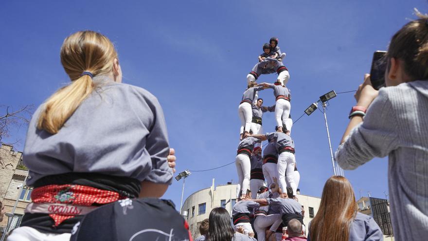 Actuació de la colla castellera Tirallongues per Rams a Manresa