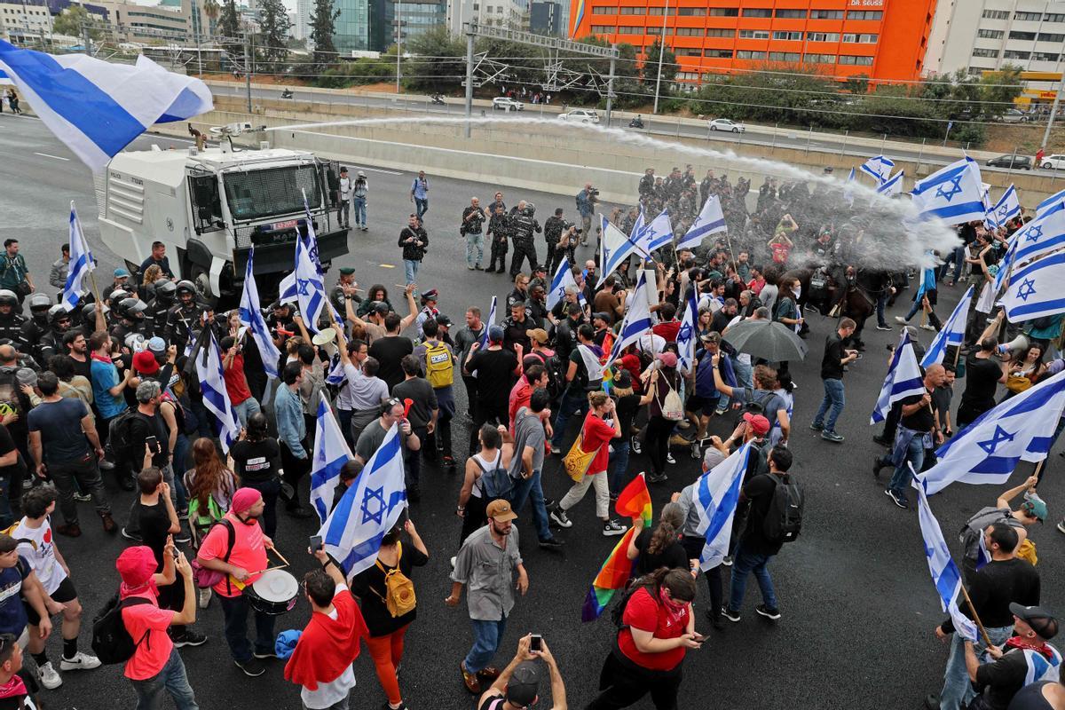 Manifestaciones en Tel Aviv contra las controvertidas reformas legales que promociona el gobierno de extrema derecha del país