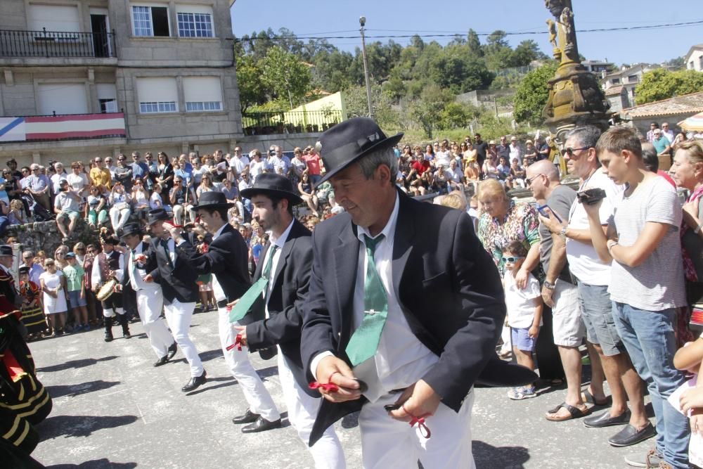 O Hío baila para rendir culto a San Roque