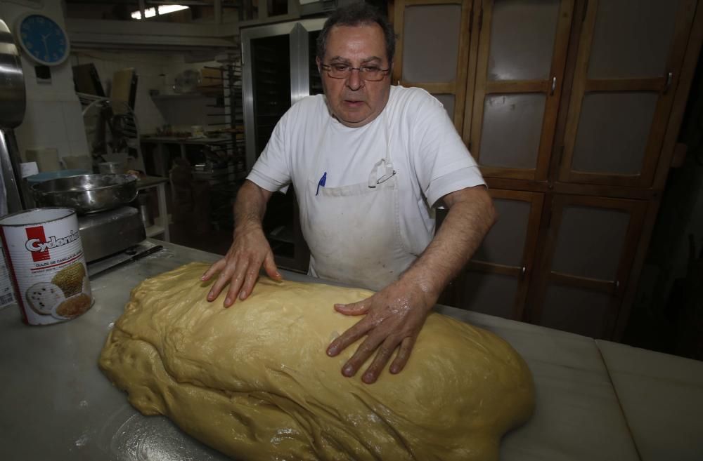 Forn de Vicent García. Primer premio de escaparate y torta de pasas y nueces.