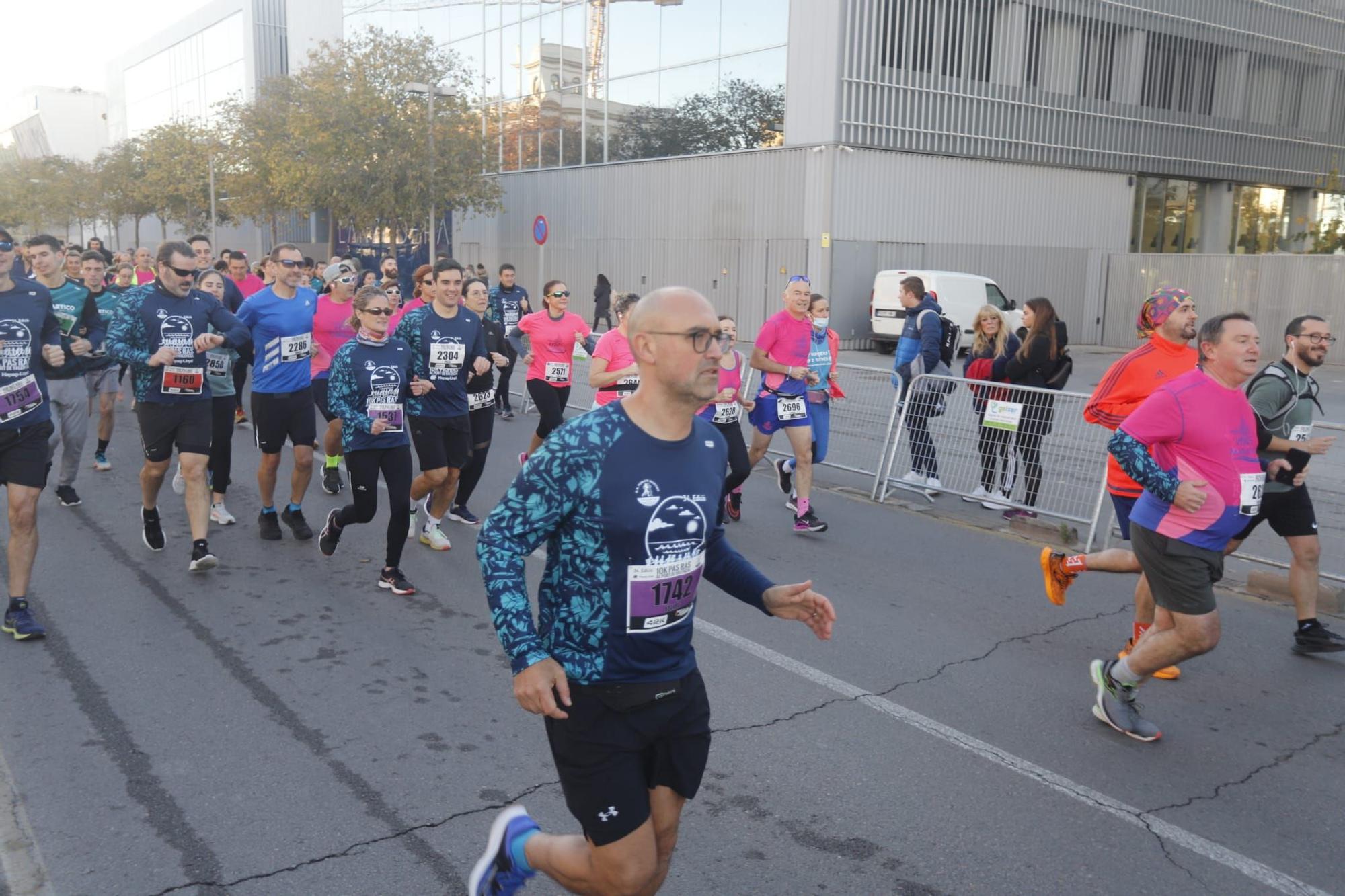 Búscate en la carrera 'Pas ras al port' de València