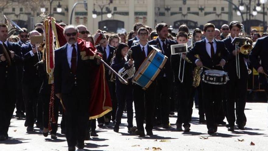 Entrada de una banda de música las pasadas Fallas.