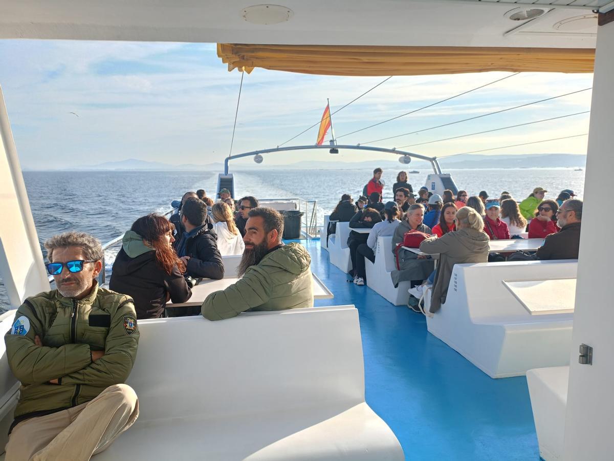 El desplazamiento de los cursillistas a Sálvora, con Cruceros do Ulla.