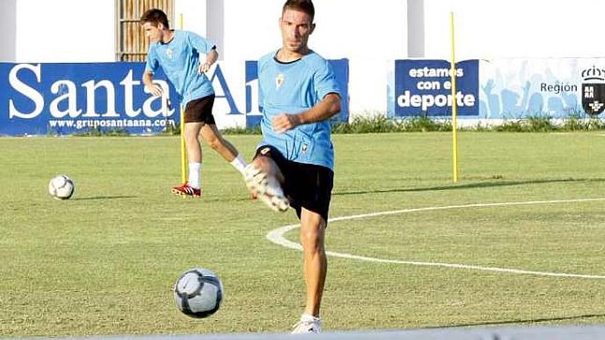 Chando, entrenando con el Real Murcia.