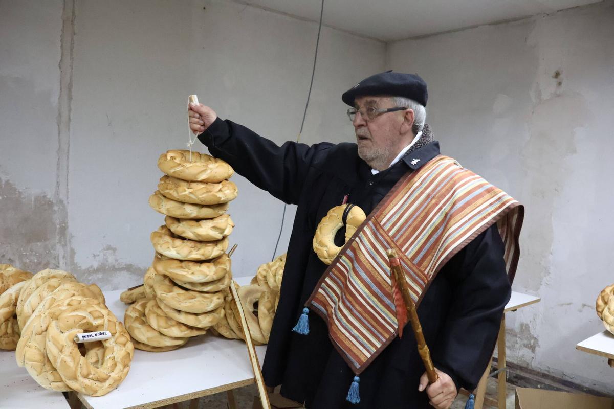 GALERÍA | Burros y roscas: la Cofradía del Cencerro sale por las calles de Zamora
