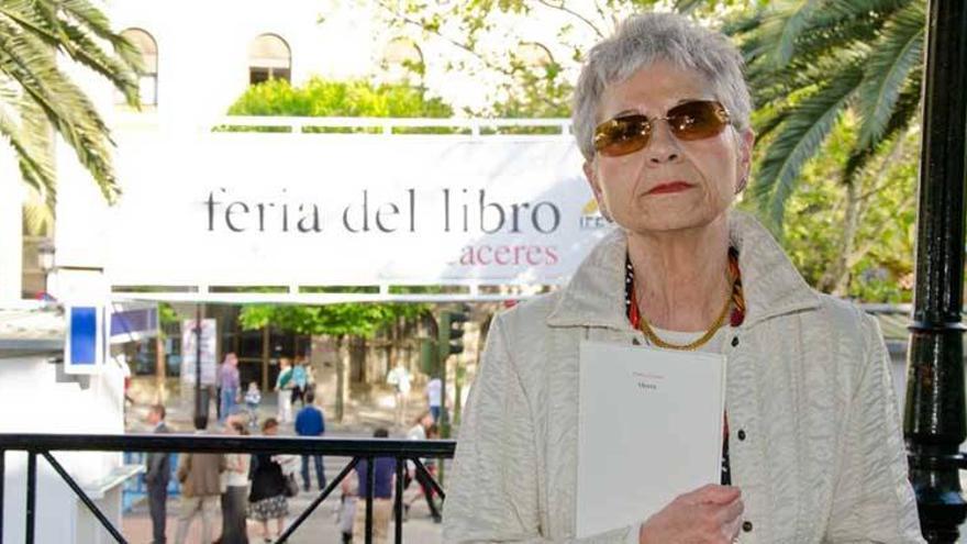 Pureza Canelo es elegida académica de la Real Academia de Extremadura