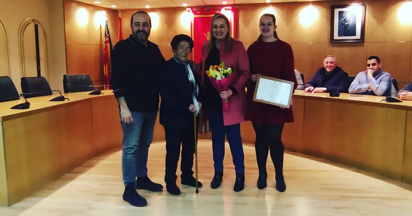 Altura homenajea a la mujer más mayor y a la más joven