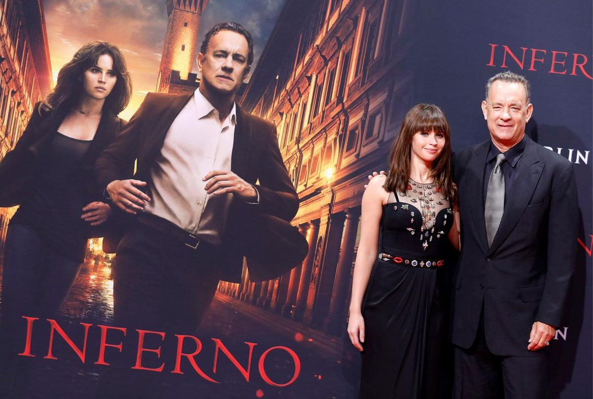 Felicity Jones y Tom Hanks en el estreno de Infierno