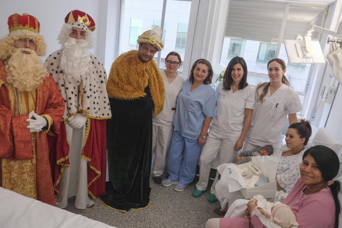 Los Reyes Magos visitan el CHUO