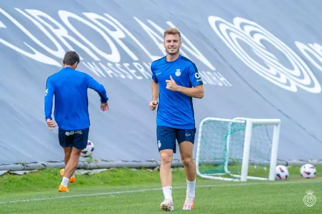 Toni Lato, jugador del Real Mallorca: "Aguirre me pide que dé profundidad a la banda"
