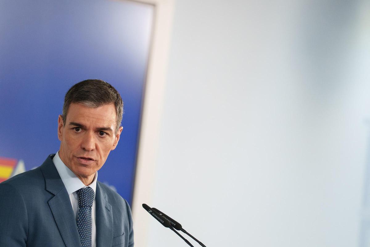 El presidente del Gobierno, Pedro Sánchez, durante una rueda de prensa posterior al Consejo de Ministros extraordinario, en el Palacio de la Moncloa, a 20 de marzo de 2026, en Madrid (España). Sánchez ha informado del plan integral de respuesta a las cons