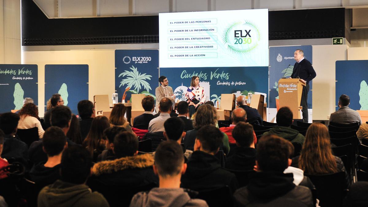 Un momento de las jornadas «Ciudades verdes, ciudades de futuro» que se celebró este jueves en el Centro de Congresos de Elche.