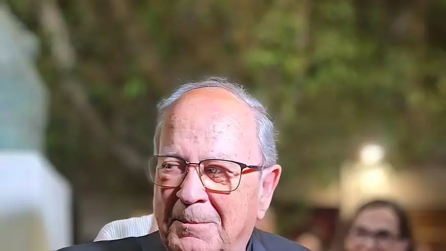Orihuela dedica una plaza al padre Satorre, con toda una vida pastoral dedicada a la ciudad