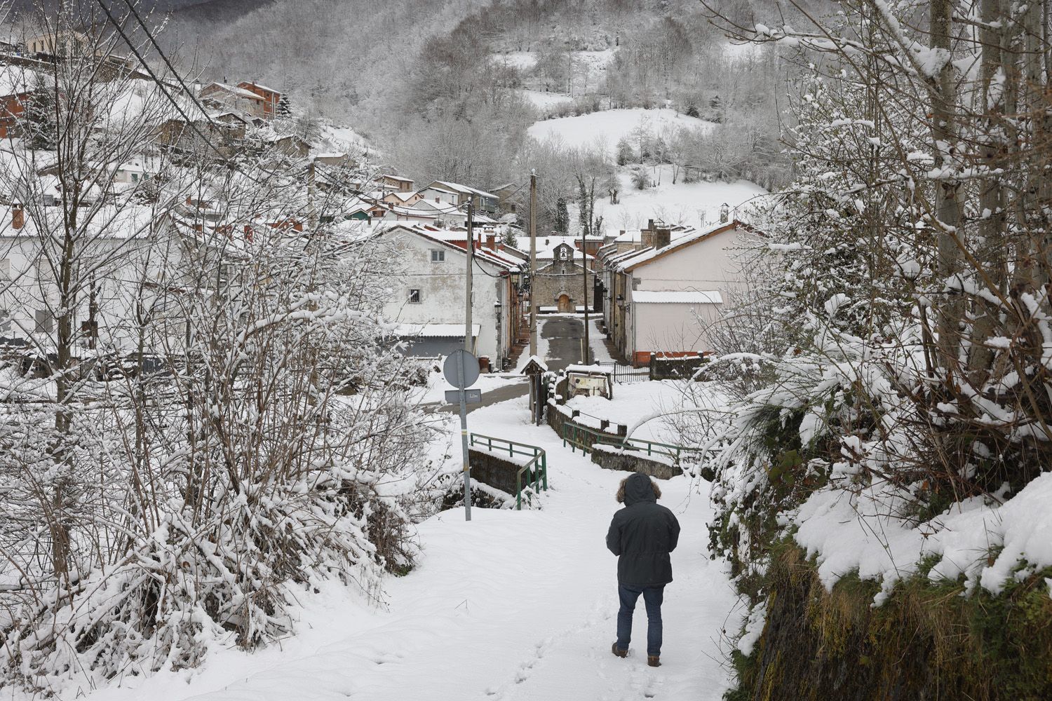 EN IMÁGENES: Asturias se enfrenta a un temporal de frío y nieve en abril