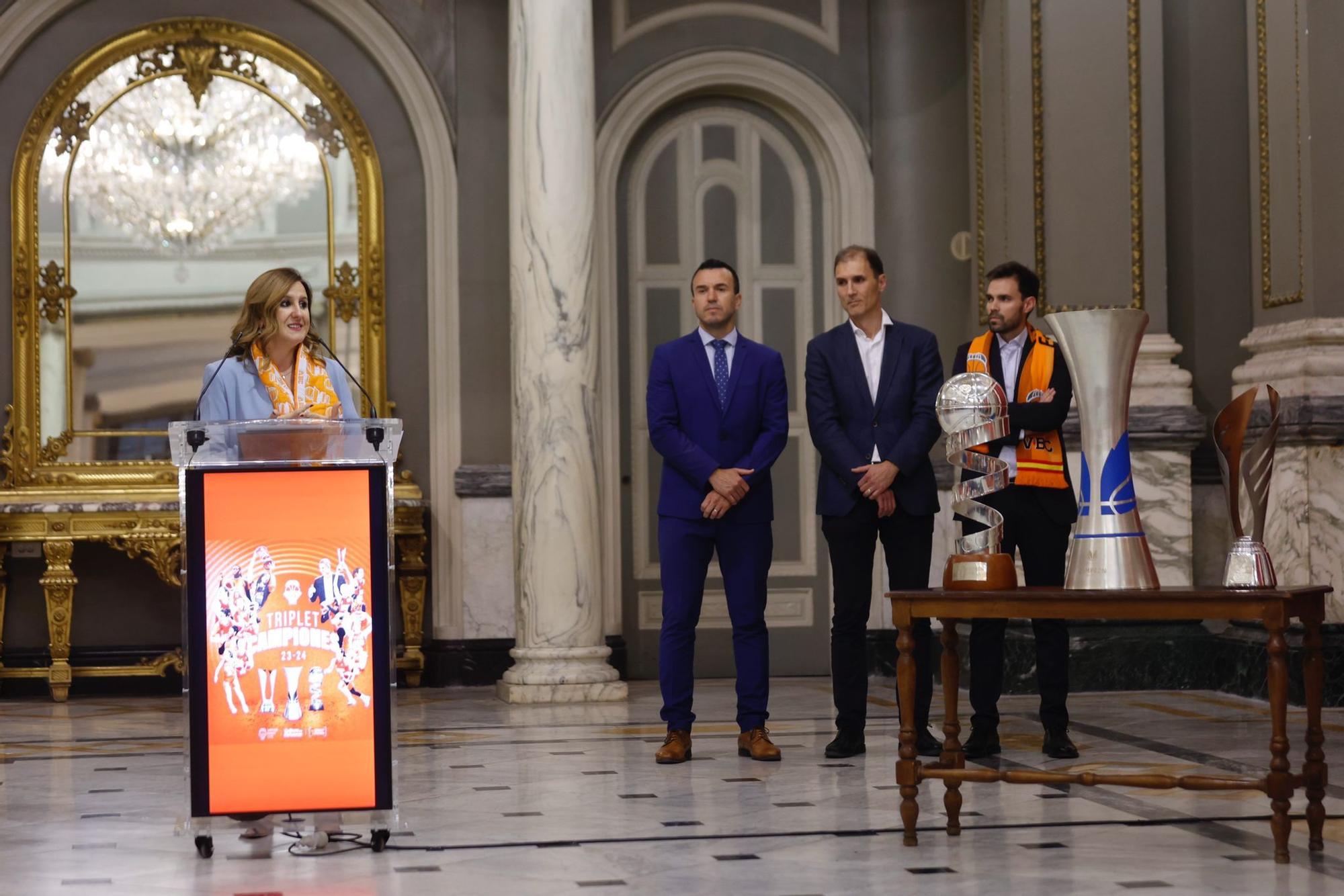 El Valencia Basket celebra en casa su triplete histórico