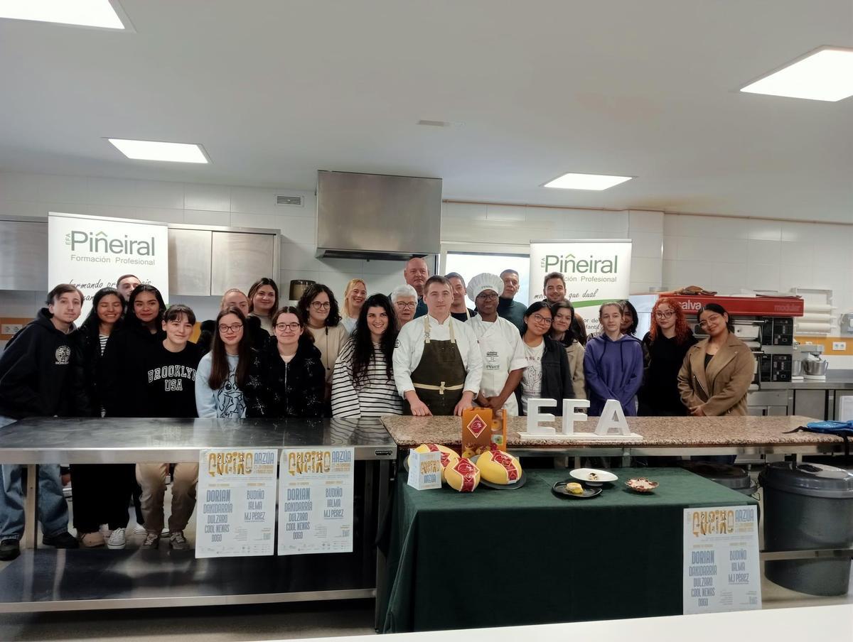 Asistentes á masterclass con Andrés Torreira, do restaurante D' Obra de Melide, na Efa Piñeiral.