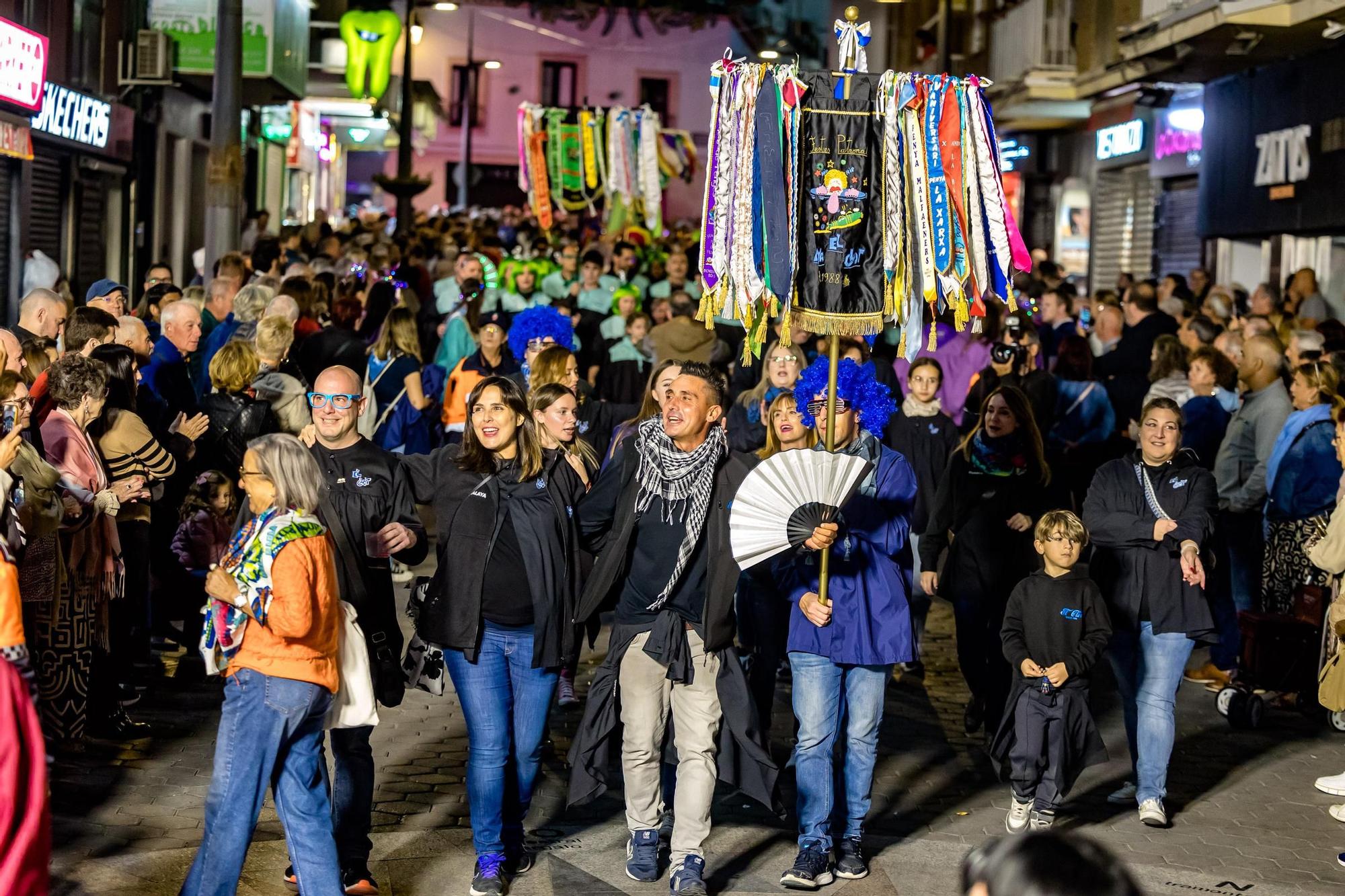 La Entrada de Peñas marca el inicio de las Fiestas Patronales de Benidorm