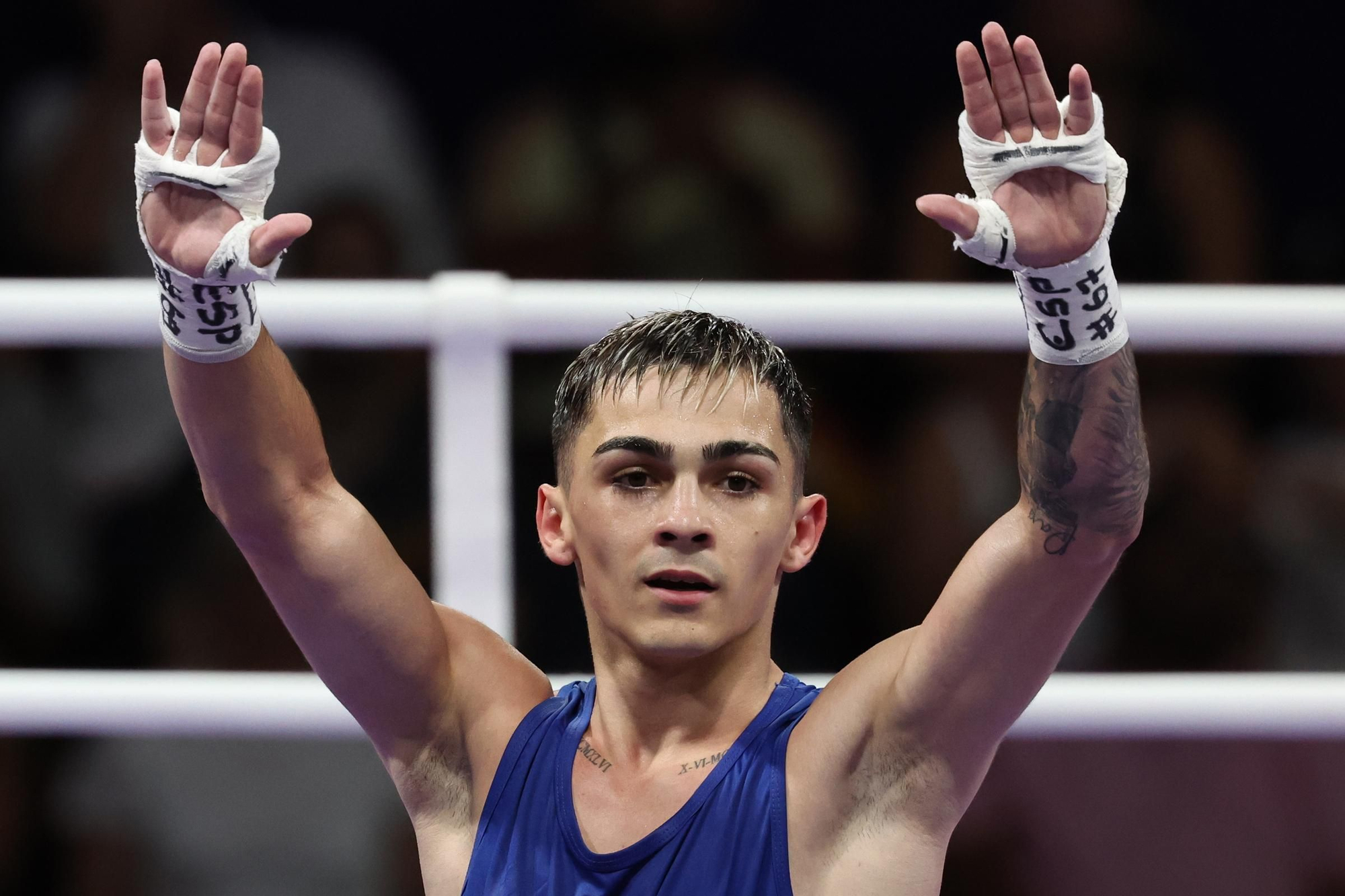 Rafa Lozano júnior se estrena con victoria y pasa a cuartos a un paso de las medallas