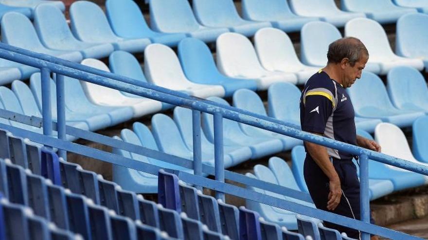 Víctor Muñoz: &quot;Han llegado algunos jugadores importantes y van a entrar&quot;