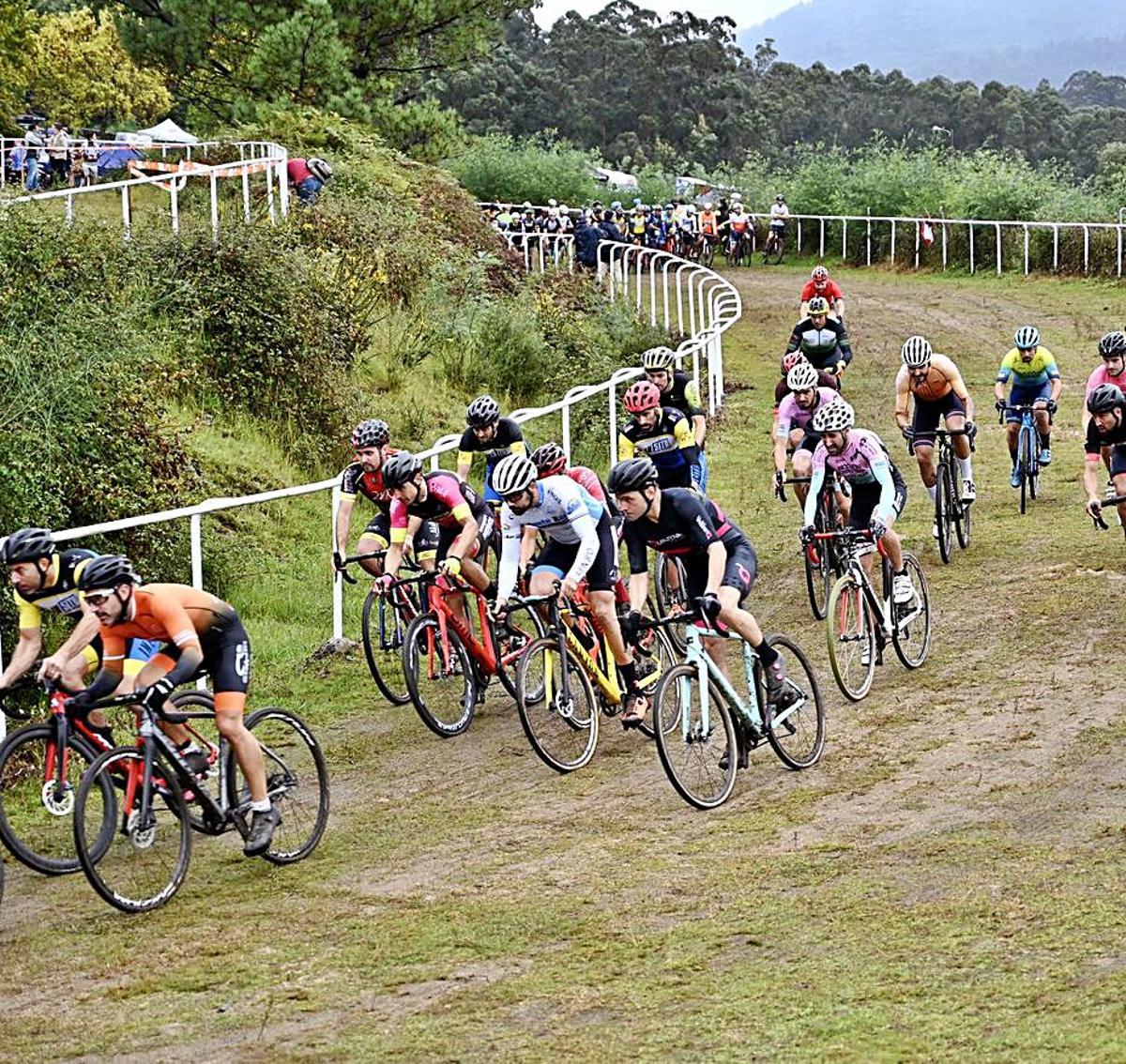 Un momento de la competición en Campañó. |  // RAFA VÁZQUEZ