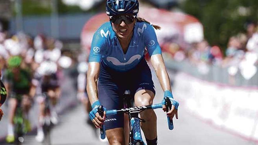 Mavi García en el final de la etapa de montaña del miércoles del Giro Rosa.