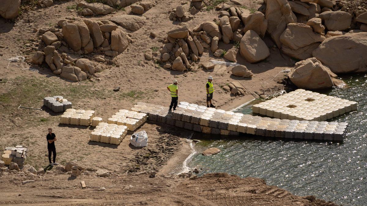 Preparación de la plataforma para acceder al embalse de Almendra