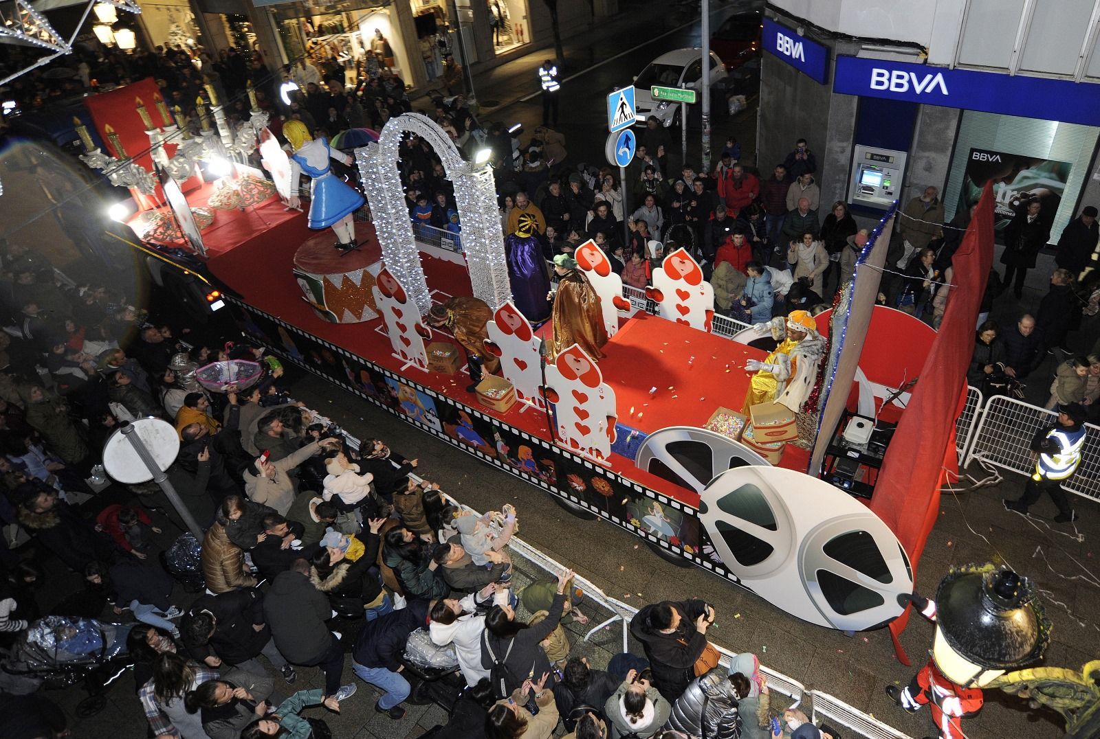 Cabalgata de Reyes en Deza-Tabeirós: la magia se impone a los elementos