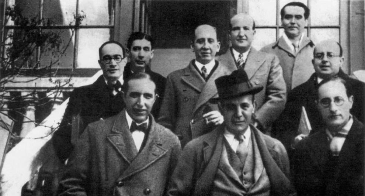 Pedro Salinas, Ignacio Sánchez Mejías, Jorge Guillén, Antonio Marichalar, José Bergamín, Vicente Alexiandre, García Lorca y Dámaso Alonso.