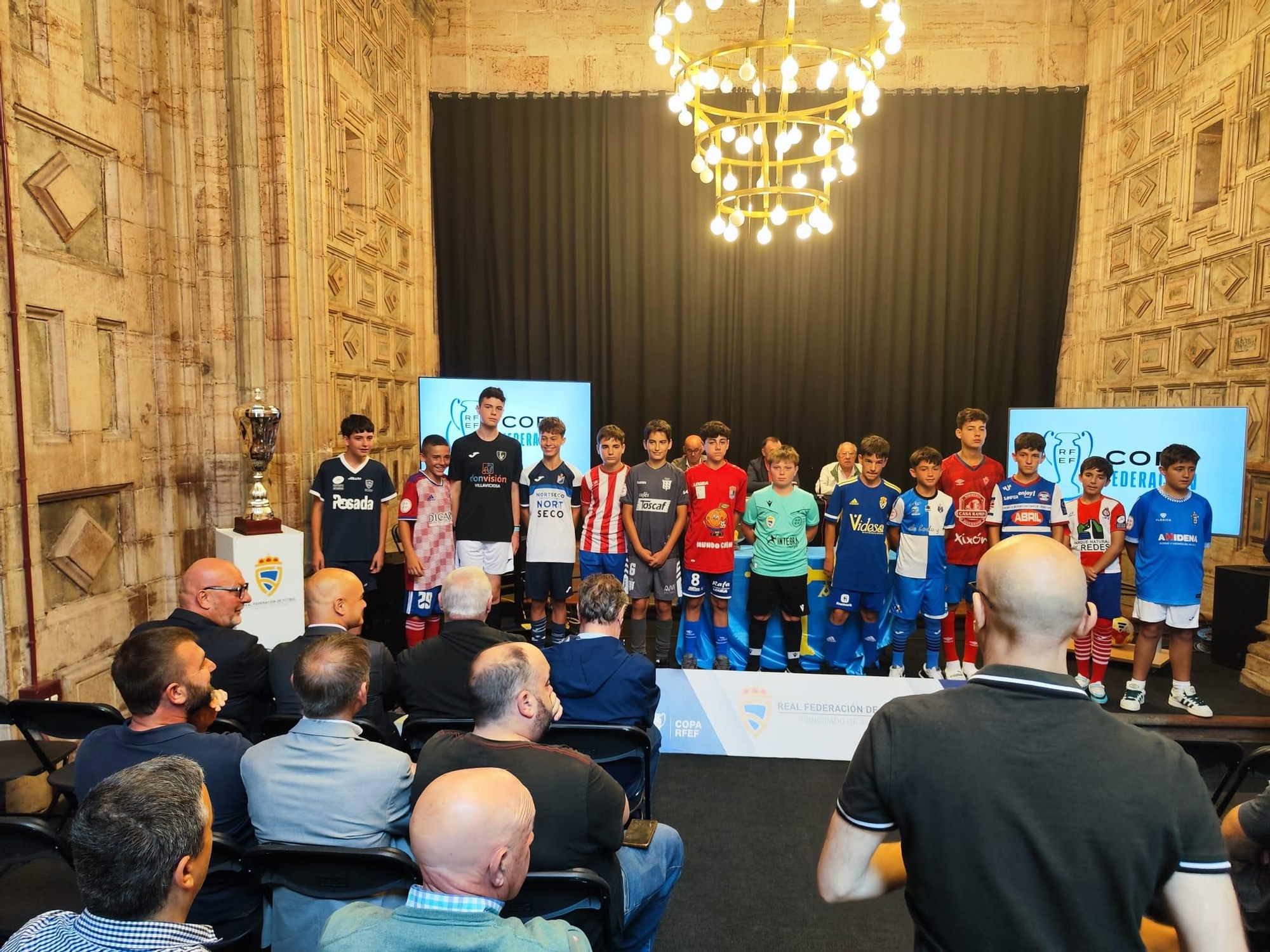 En imágenes: el sorteo para la fase autonómica de la Copa Federación