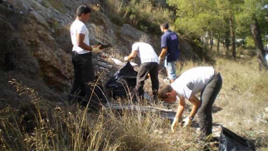 Los menores de &quot;La Villa&quot; ya han comenzado las tareas en el castillo.