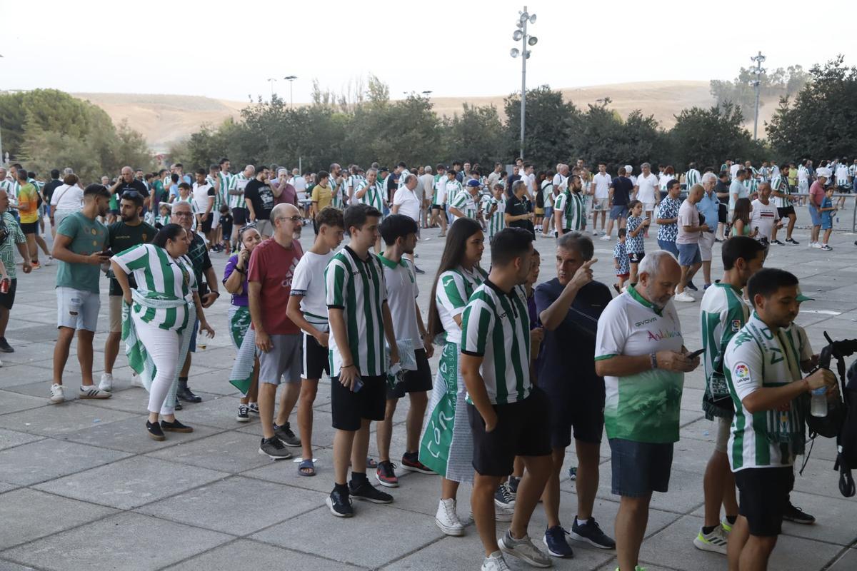 Córdoba CF-Burgos | Las imágenes de la afición en El Arcángel