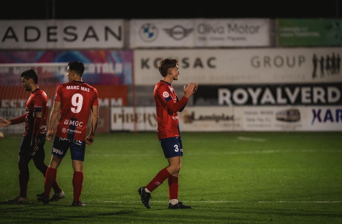 L’equip garrotxí, després de la derrota de dissabte.