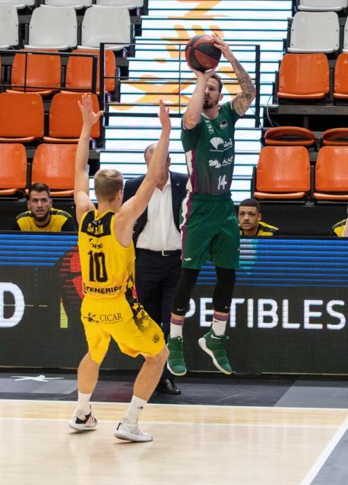 Partido entre el Iberostar y el Unicaja en la fase final de la Liga ACB.