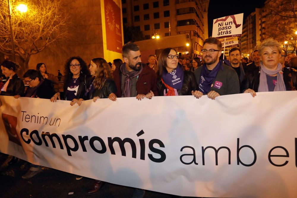 Masiva manifestación en el Día de la Mujer en València