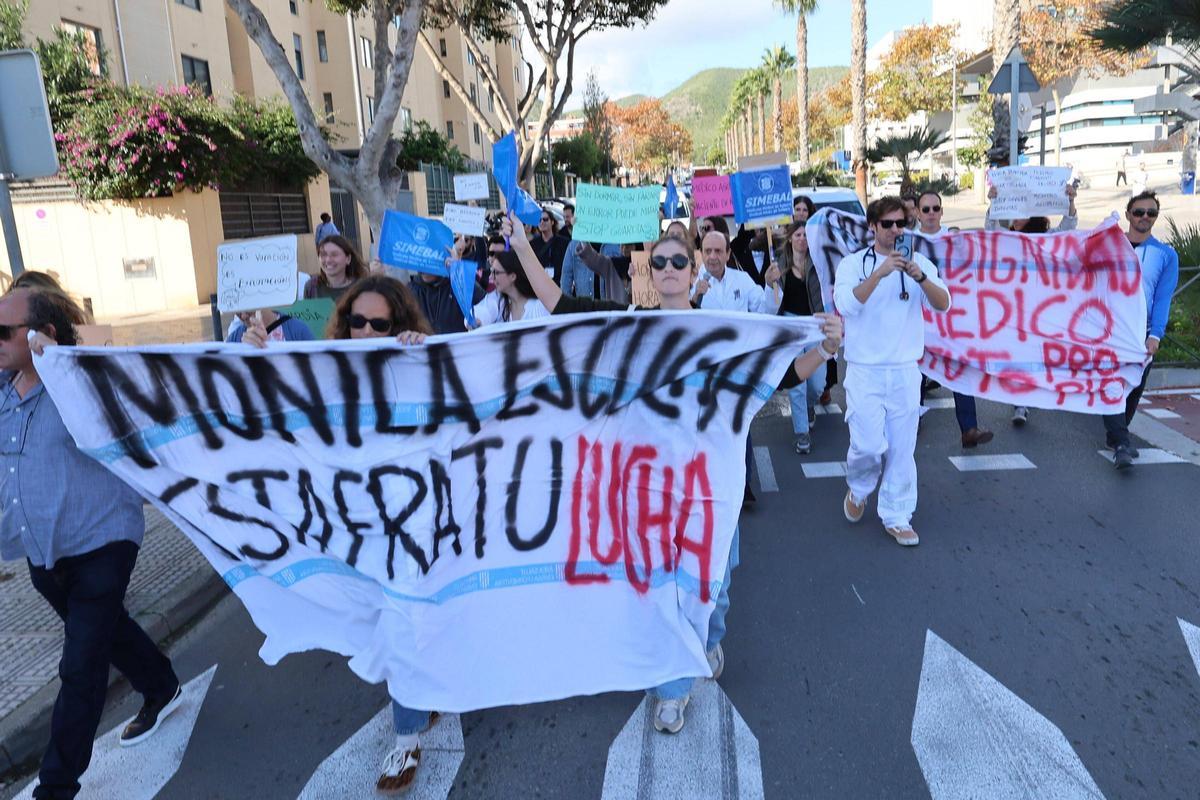 Las imágenes de la manifestación organizada por los sanitarios de Ibiza