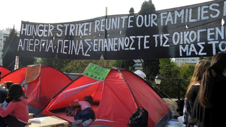 Refugiados reclaman la reunificación familiar con una huelga de hambre en Atenas