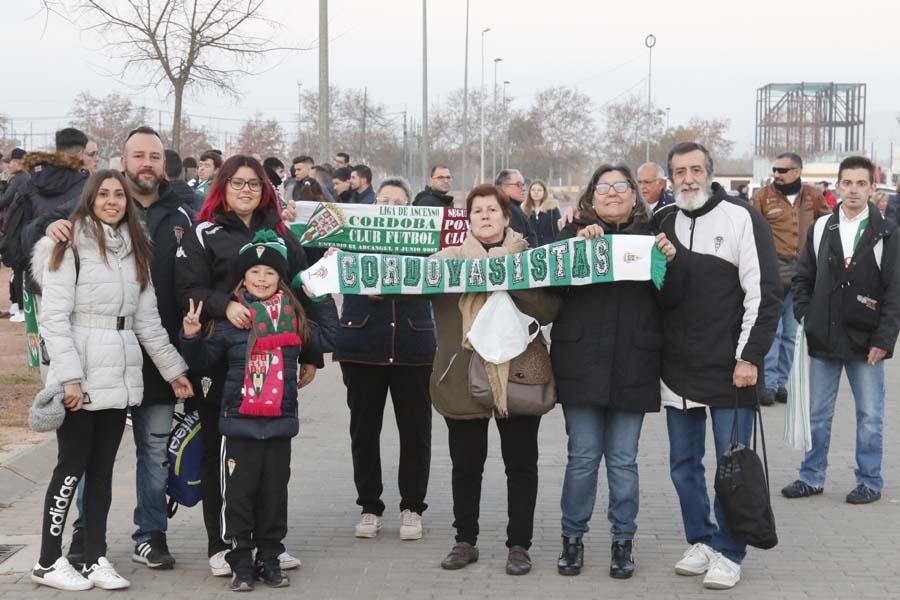 Aficionados del Córdoba CF rumbo a Huelva