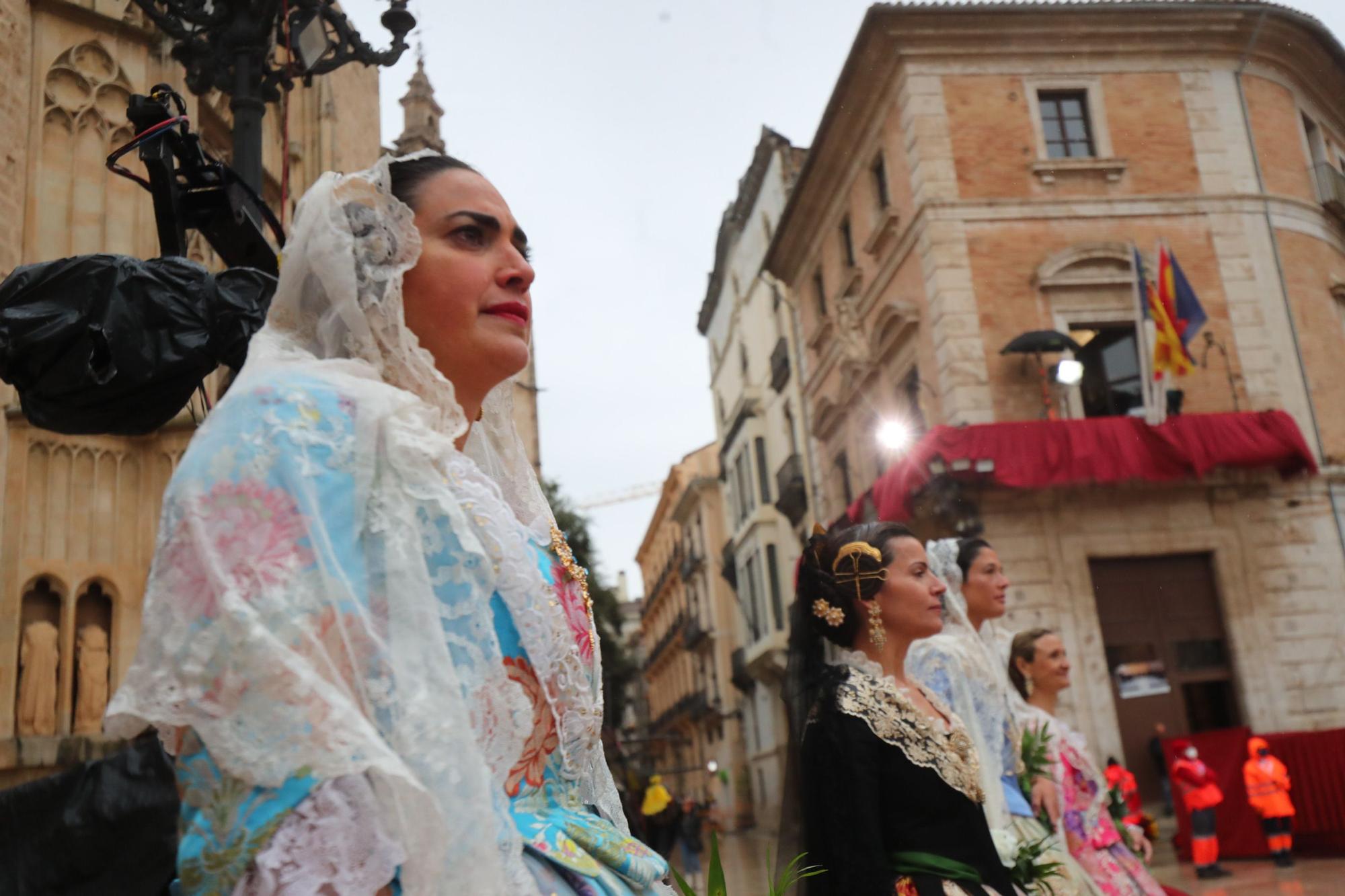 Búscate en el primer día de ofrenda por la calle de la Paz (entre las 17:00 a las 18:00 horas)