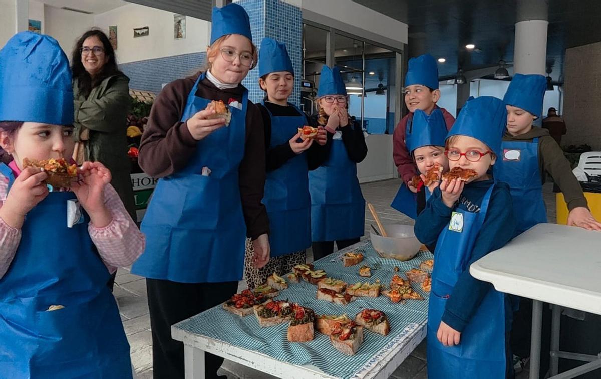 Los pequeños chefs pudieron disfrutar de sus elaboraciones al concluir la jornada. | FOTOS: S.P.
