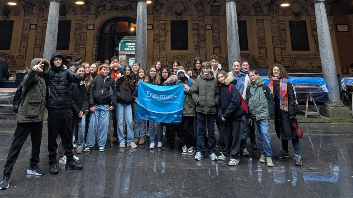 Los alumnos del Quartó del Rei, en Gondecourt.