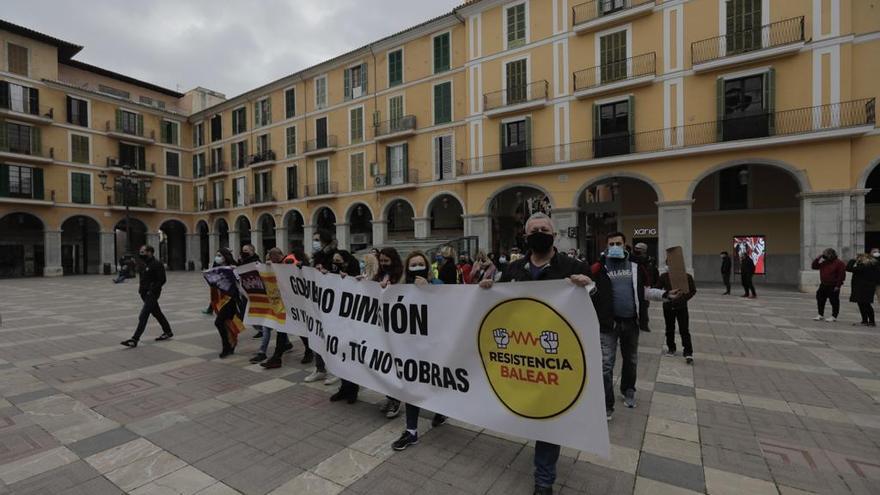 Cerca de cien personas participan en la manifestación de la Resistencia Balear